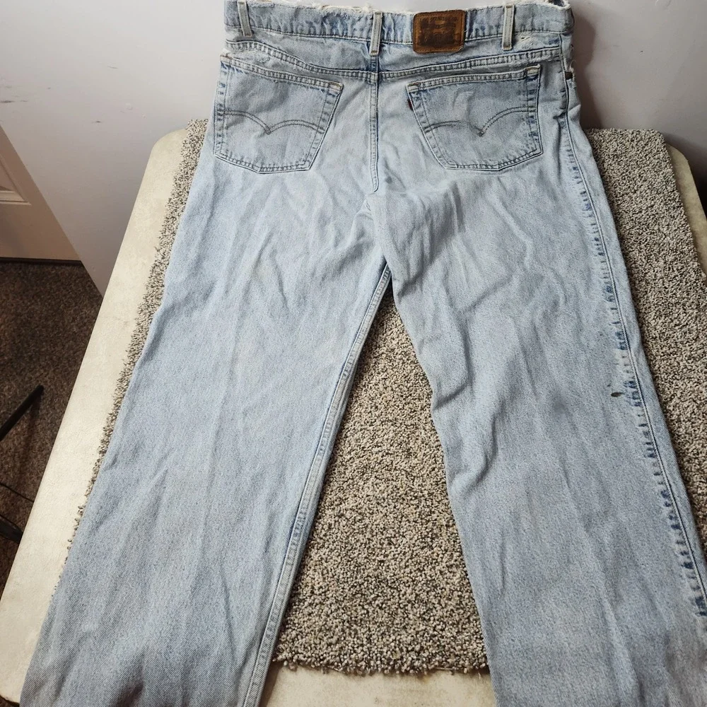 Levi‎ Strauss Signature 540 Relaxed Fit Light Wash Distressed Blue Jeans 38x31